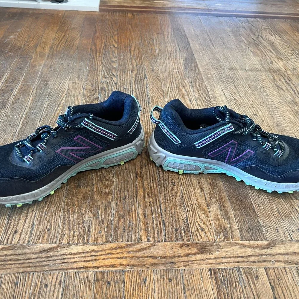 New Balance Running/Trail Shoes Like New - Picture 3 of 6